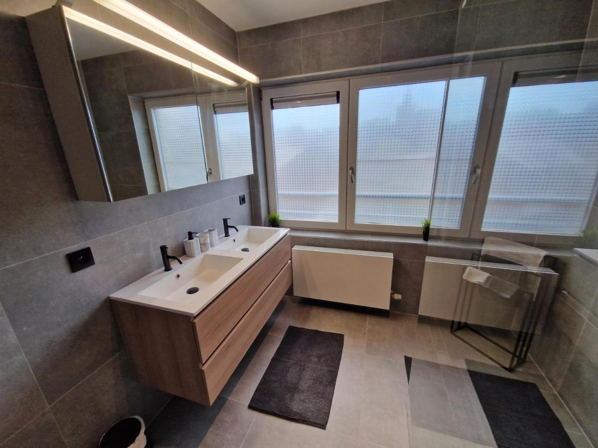 Luxueus, Ruim Appartement Op 350M Van Het Strand Oostende Exterior foto
