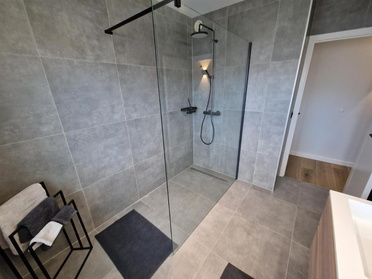 Luxueus, Ruim Appartement Op 350M Van Het Strand Oostende Exterior foto