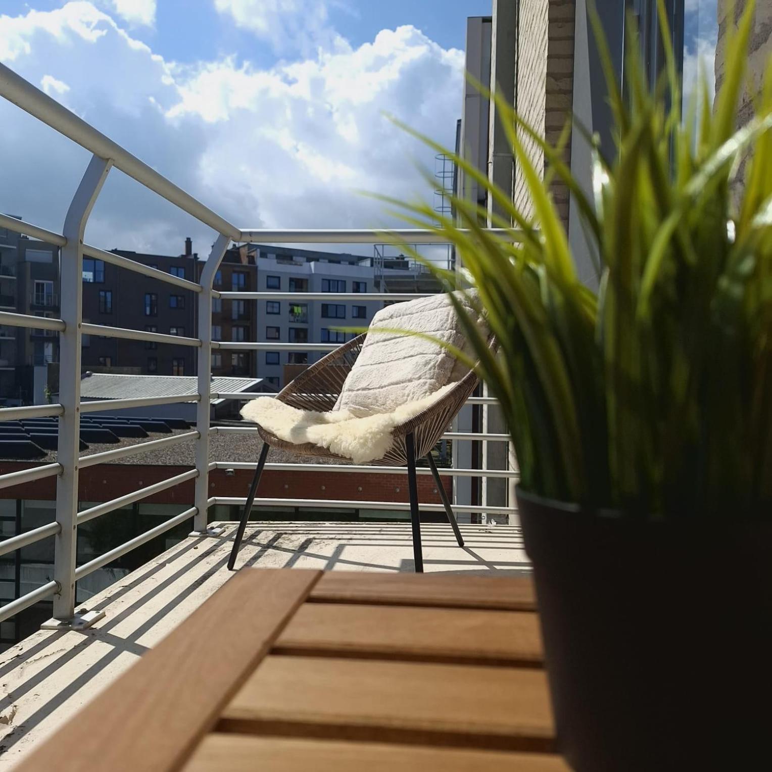 Luxueus, Ruim Appartement Op 350M Van Het Strand Oostende Exterior foto